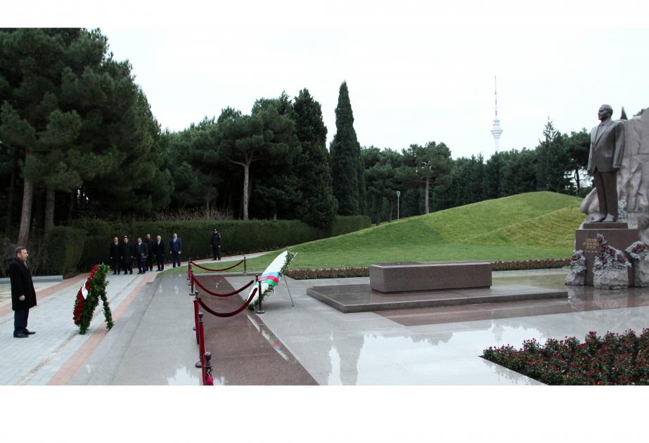 Une délégation iranienne visite la tombe d’Heydar Aliyev et l’allée des Martyrs à Bakou