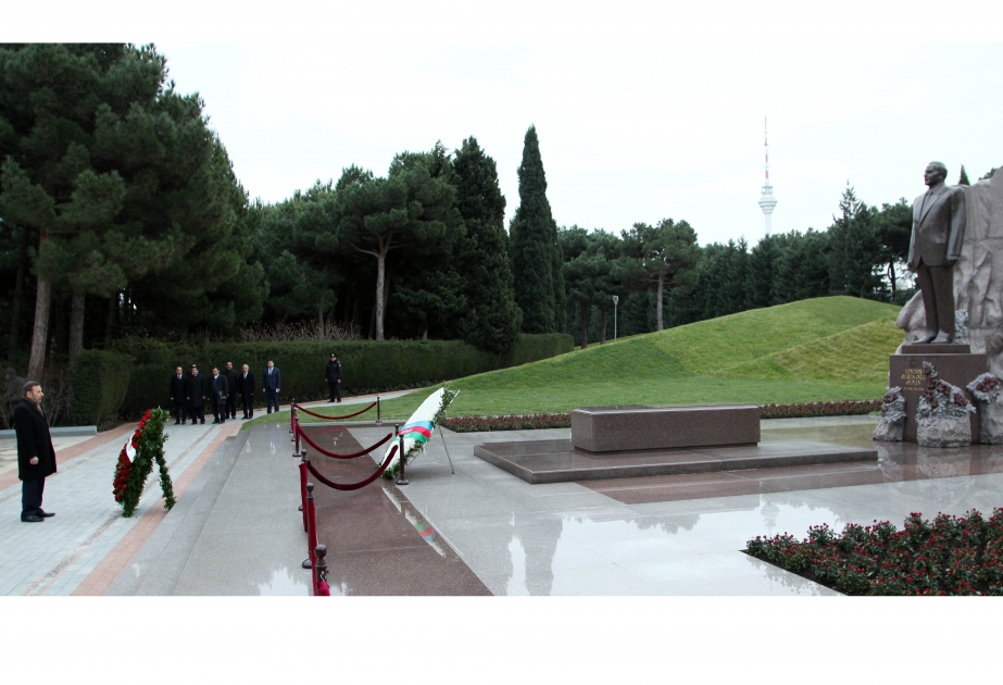 Iranian delegation pays respect to national leader Heydar Aliyev and Azerbaijani martyrs