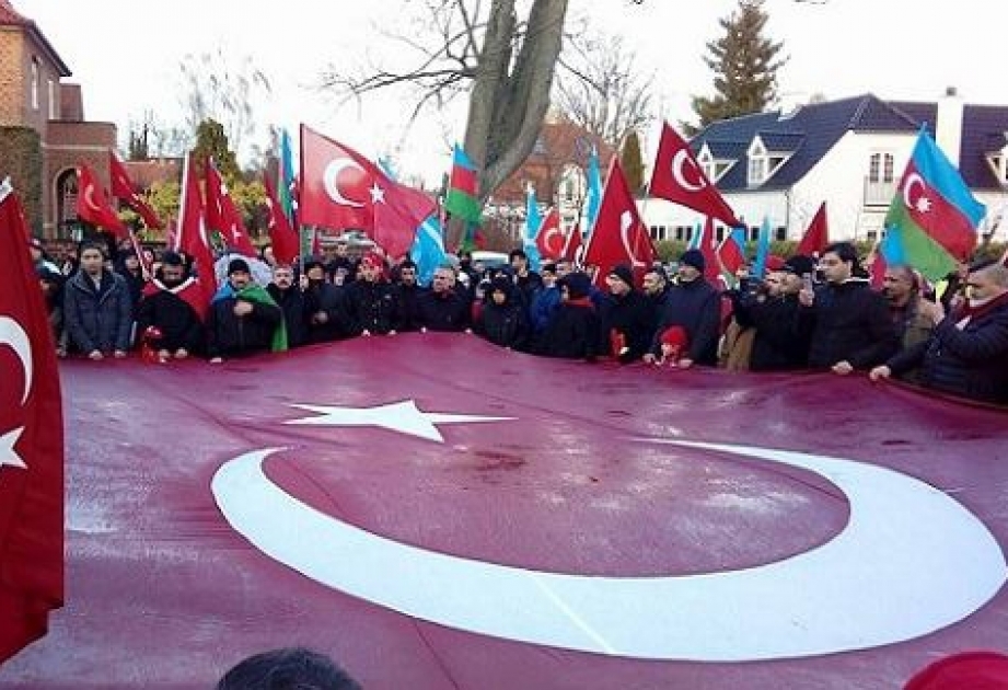 Danimarkada terror aktlarını pisləyən aksiya keçirilib