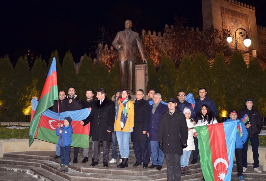 Праздник единения азербайджанцев в центре Киева