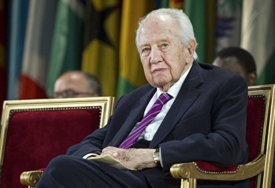 Former Portuguese President Soares dies at 92