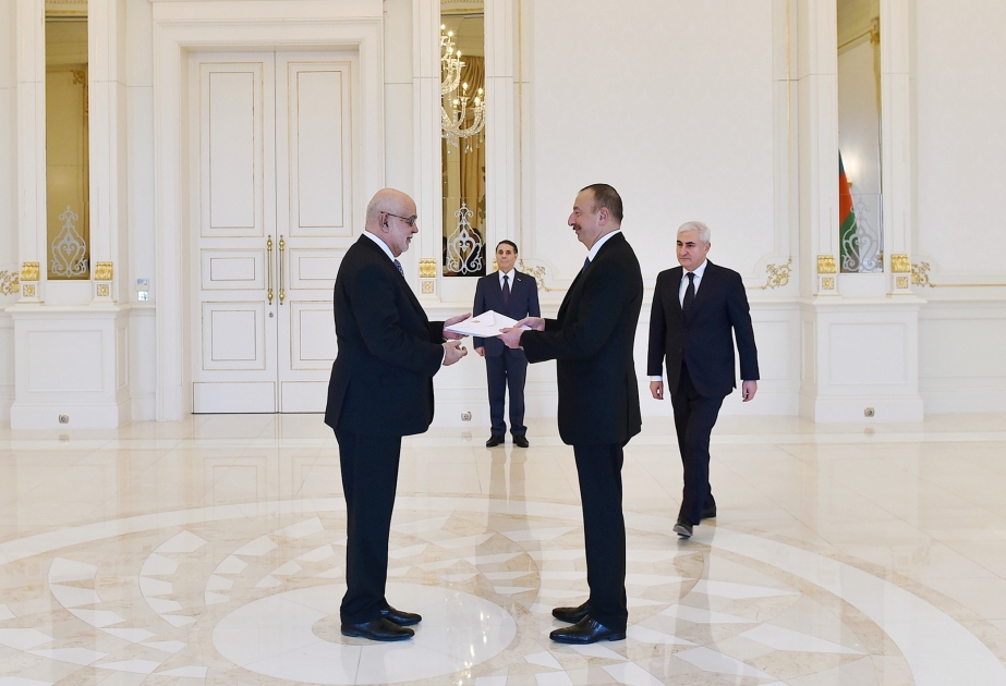 Präsident Ilham Aliyev nimmt das Beglaubigungsschreiben des neuen peruanischen Botschafters entgegen VIDEO