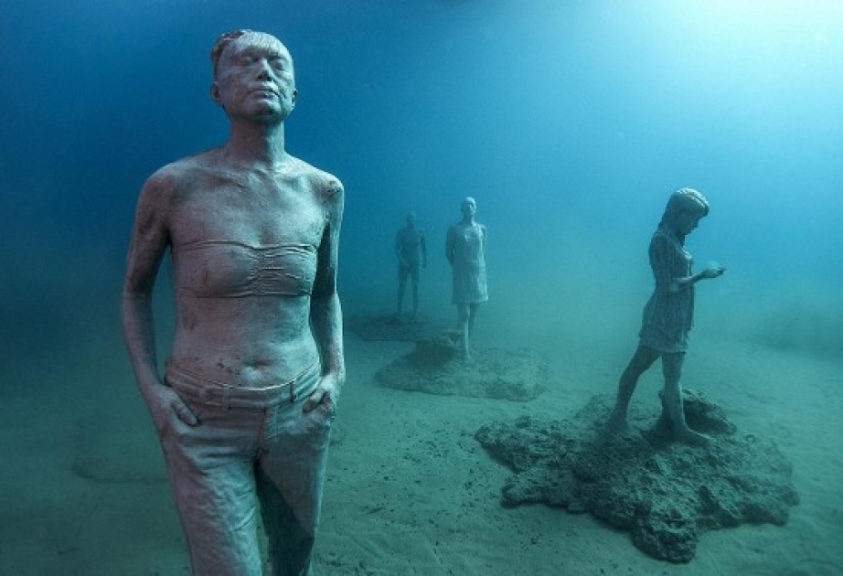 Открылся первый в Европе подводный музей с сотнями скульптур