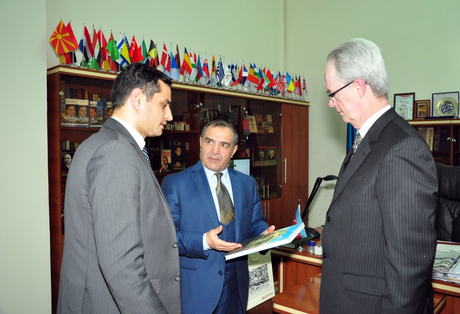 Australian international consultant visits Azerbaijan National Library