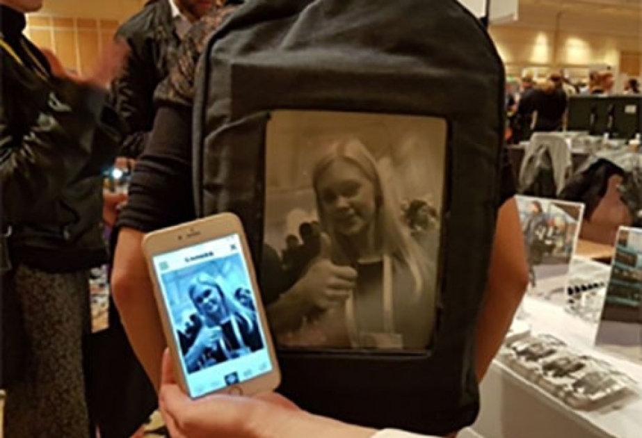 “E-Ink” ekranlı çanta istifadəçinin daxil etdiyi şəkilləri göstərəcək