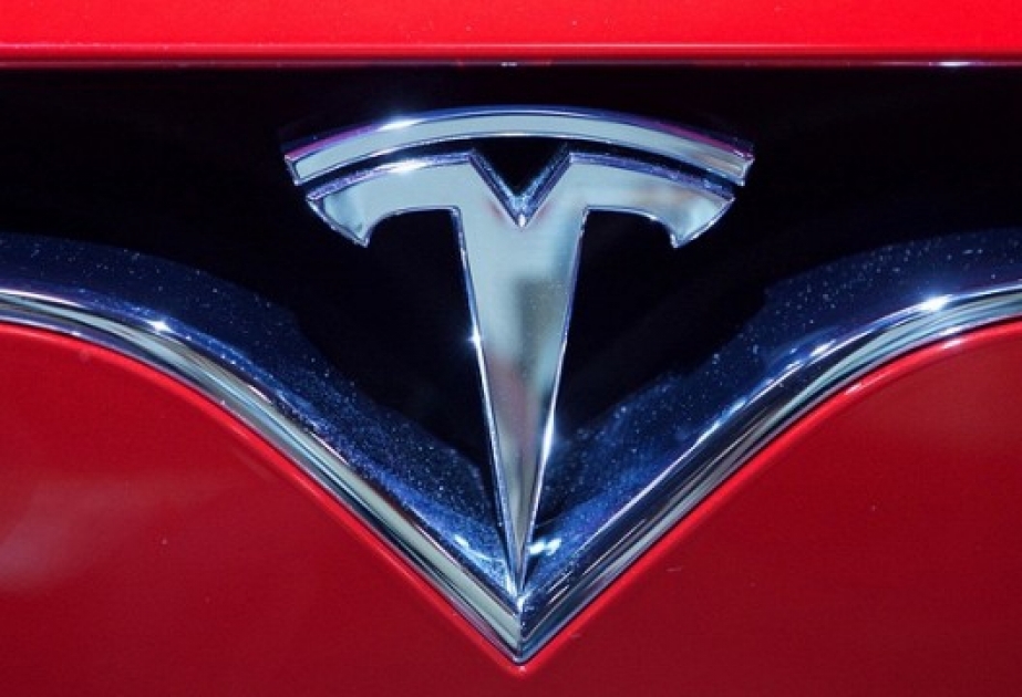 Tesla Motors начнет взимать плату за зарядку электромобилей на станциях Supercharger