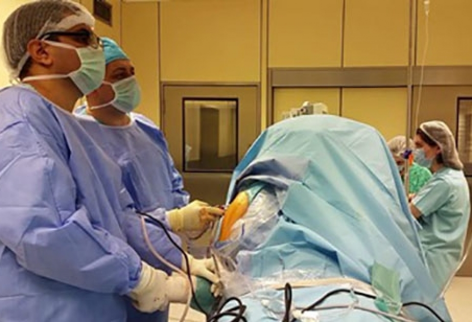 Пожилому мужчине выполнена операция биполярной артропластики левого бедра