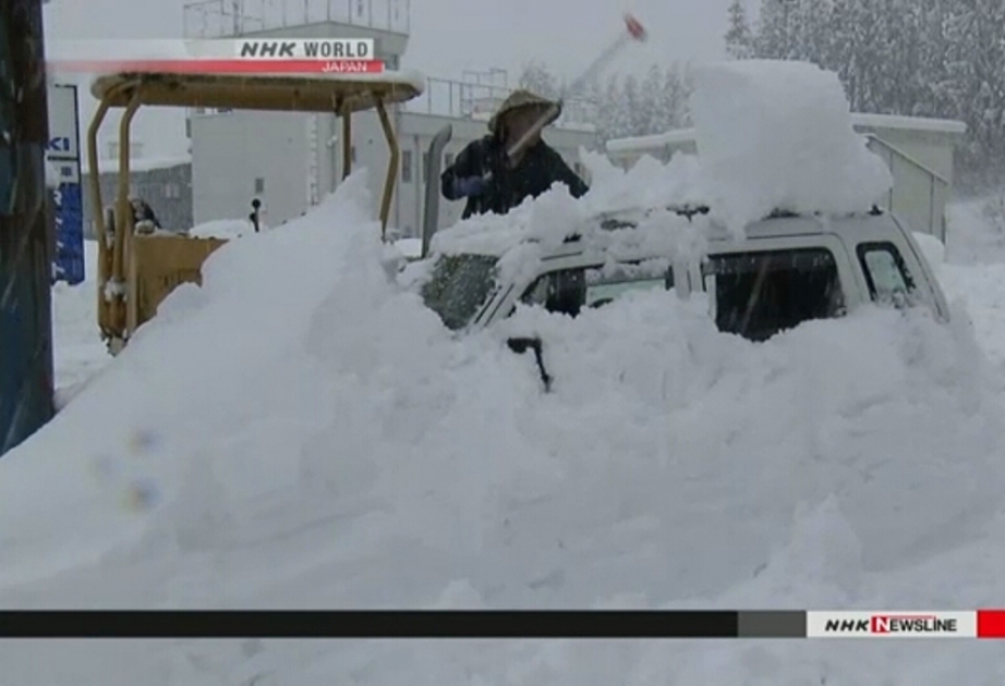 Heavy snow falls in Sea of Japan areas
