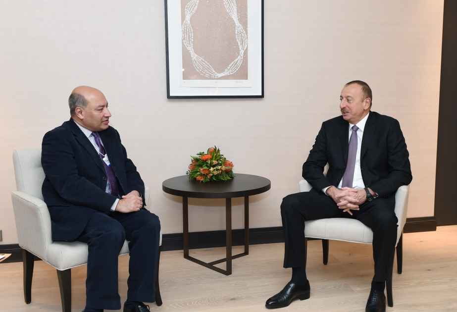 Davos : entretien du président azerbaïdjanais Ilham Aliyev avec le président de la BERD VIDEO
