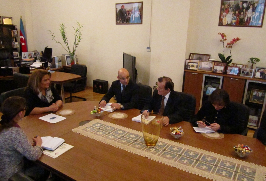 Une rencontre avec l’écrivain français Gérard Cardonne, en visite en Azerbaïdjan