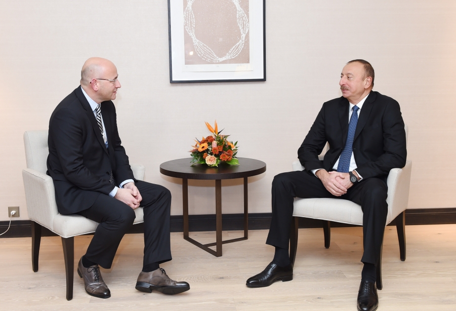 WWF in Davos: Präsident Ilham Aliyev trifft sich mit Präsident von “Procter and Gamble Europe” VIDEO