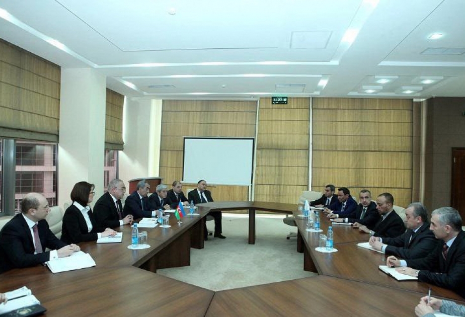 В Минтруда Азербайджана прошла встреча с председателем Арабской федерации инвалидов по зрению