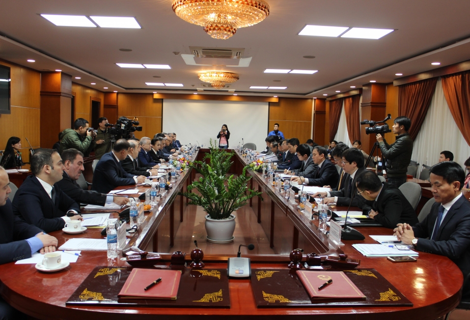 阿塞拜疆-越南政府间委员会在河内举行首次会议