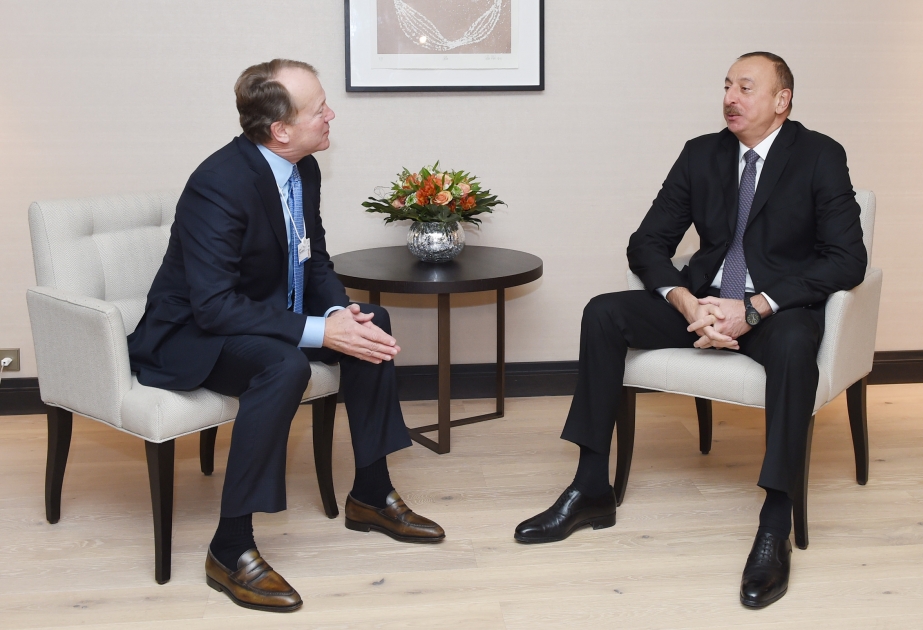 Davos : entretien du président Ilham Aliyev avec le président exécutif de CISCO VIDEO