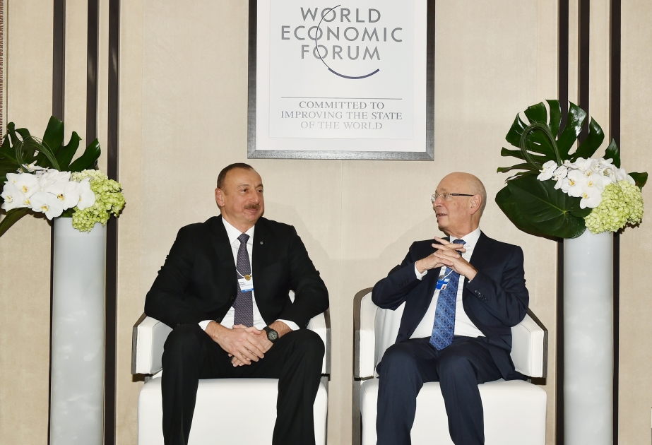 Davos : entretien du président Ilham Aliyev avec Klaus Schwab, le directeur du Forum VIDEO