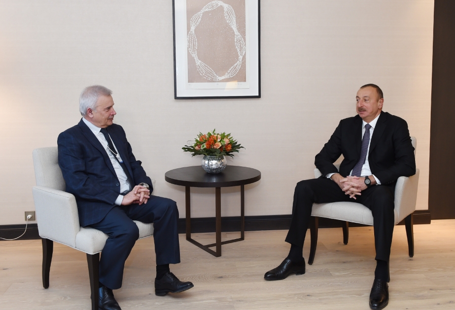 Treffen von Aserbaidschans Präsident Ilham Aliyev mit Präsident von "LUKOIL" in Davos VIDEO