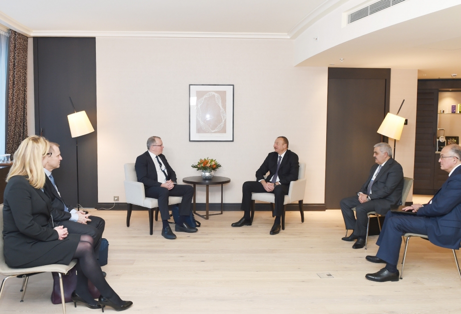 WWF in Davos: Aserbaidschans Präsident Ilham Aliyev trifft sich mit CEO von Statoil VIDEO