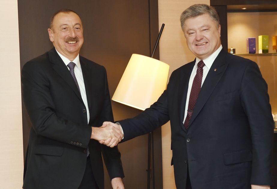 President Ilham Aliyev met with Ukrainian President Petro Poroshenko VIDEO