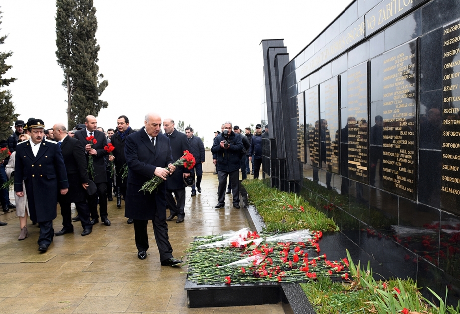 Sumqayıt ictimaiyyəti şəhidlər memorial kompleksini ziyarət edib