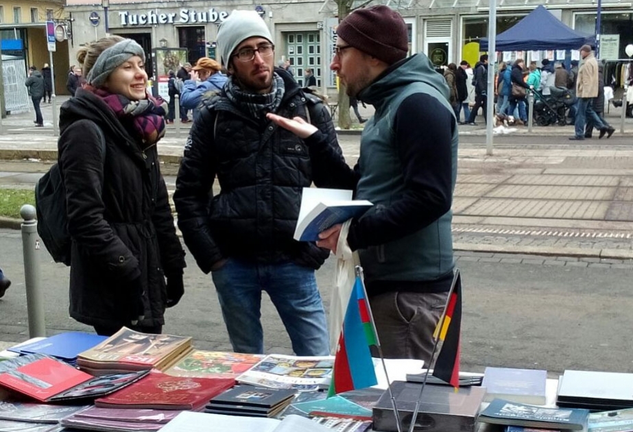 Azərbaycan diasporu Maqdeburqda “Demokratiya yolları” adlı tədbirdə təmsil olunub