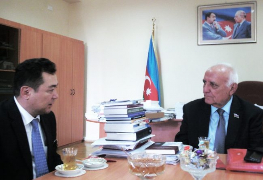 Tarixi saxtalaşdıran özbək “akademiki” Rustamjon Abdullayevə Azərbaycan alimlərinin etirazı