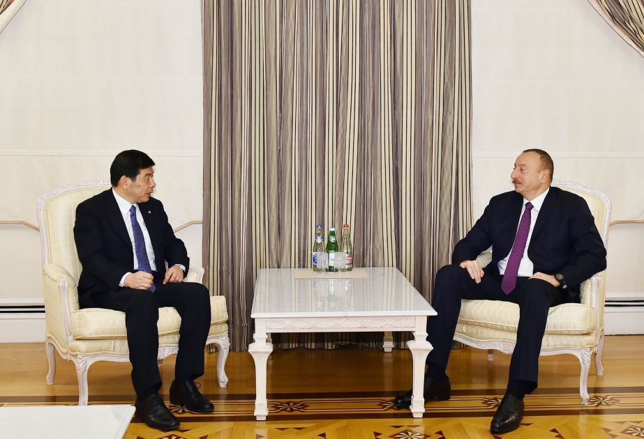 伊利哈姆·阿利耶夫总统接见世界海关组织秘书长
