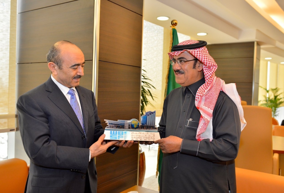 Assistent des Präsidenten für sozial-politische Angelegenheiten Ali Hasanov besucht SPA in Saudi-Arabien