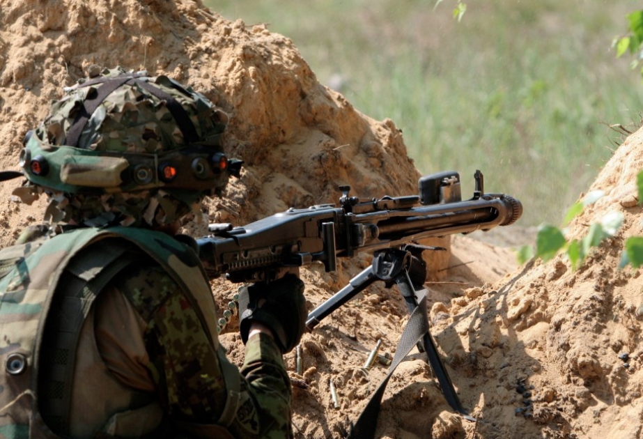 Haut-Karabagh: les troupes arméniennes tirent à des lances-mines et des mitrailleuses de gros calibre