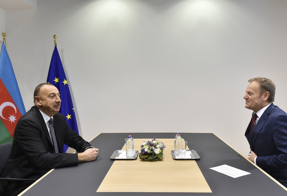 Azərbaycan Prezidenti İlham Əliyev Avropa İttifaqı Şurasının prezidenti Donald Tusk ilə görüşüb  Görüşdən sonra dövlətimizin başçısı və Aİ Şurasının prezidenti mətbuata birgə bəyanatla çıxış ediblər  YENİLƏNİB VİDEO