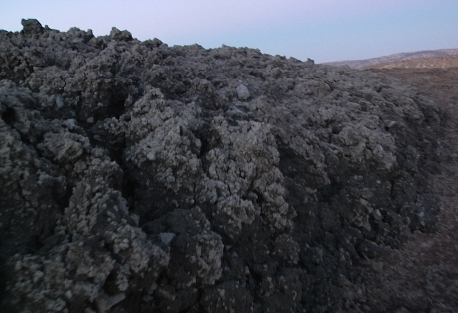 La flamme qui s’est produite suite à l’épuration du volcan Otman bozdagh a atteint 300 mètres de hauteur