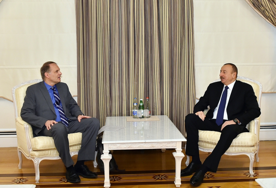 Rencontre du président Ilham Aliyev avec Alain Desthexe VIDEO