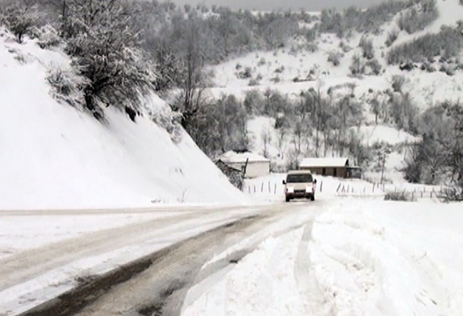 ارتفاع الثلج الساقط على مناطق جنوبية يبلغ نصف متر في أذربيجان