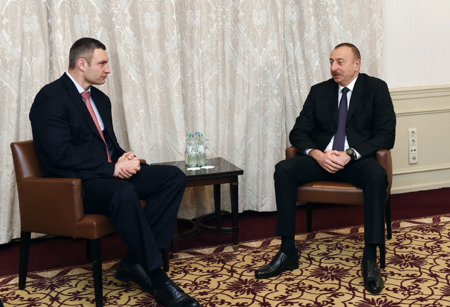 Le président Ilham Aliyev rencontre le maire de la ville de Kiev à Munich VIDEO