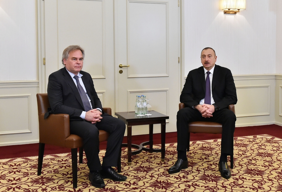 Präsident Ilham Aliyev trifft sich mit Geschäftsführer von “Kaspersky Lab” VIDEO