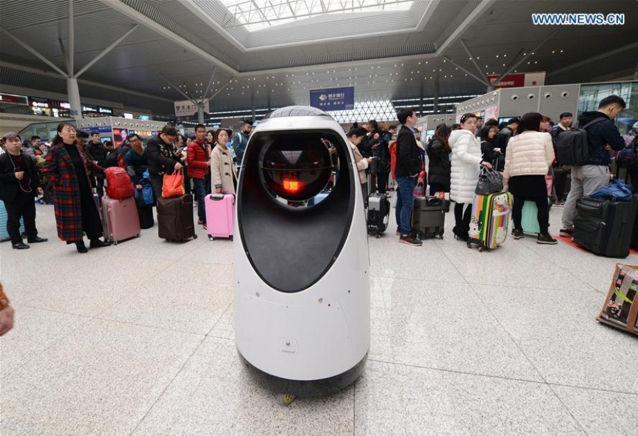 Cops of the Future: First Security Robots to Patrol China’s Rail Station