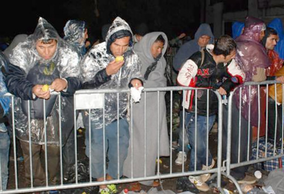 Hunderte Migranten auf spanisches Exklave Ceuta in Marokko gelangt