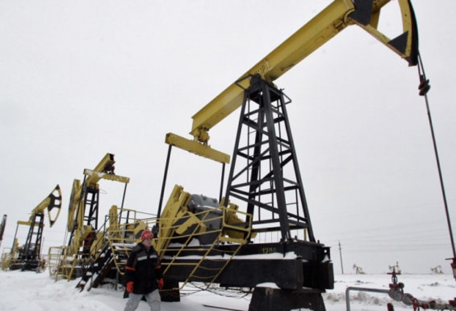 Russia overtakes Saudi Arabia as world's top crude oil producer