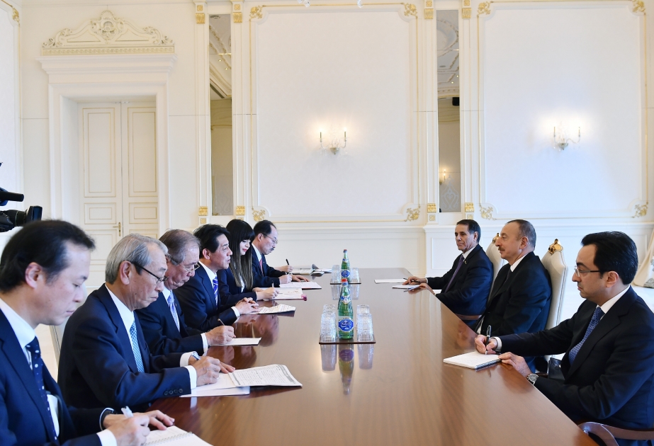 Präsident Ilham Aliyev empfängt japanische Delegation zum Gespräch VIDEO