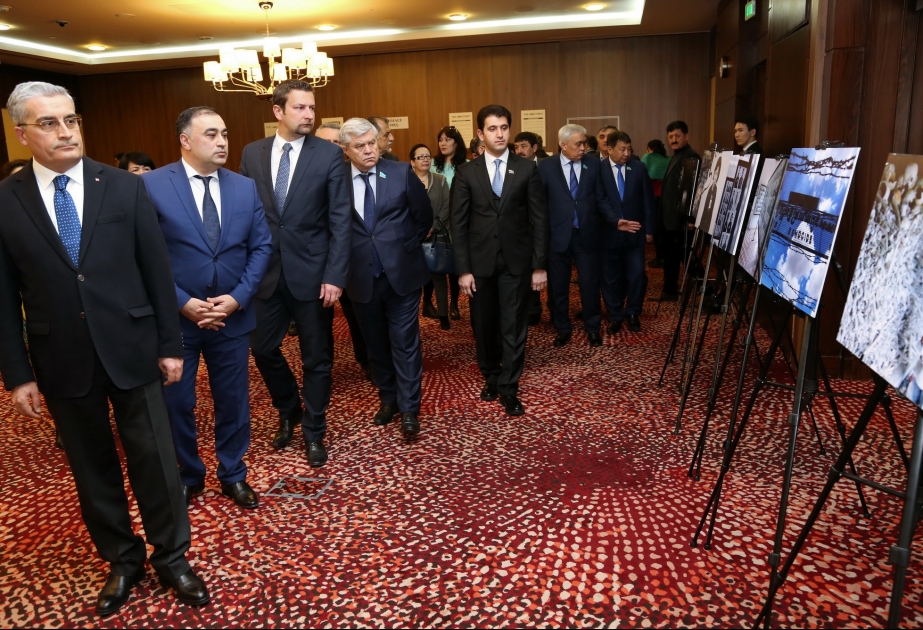 Astanada dünya soyqırımlarına həsr olunmuş fotosərgi keçirilib