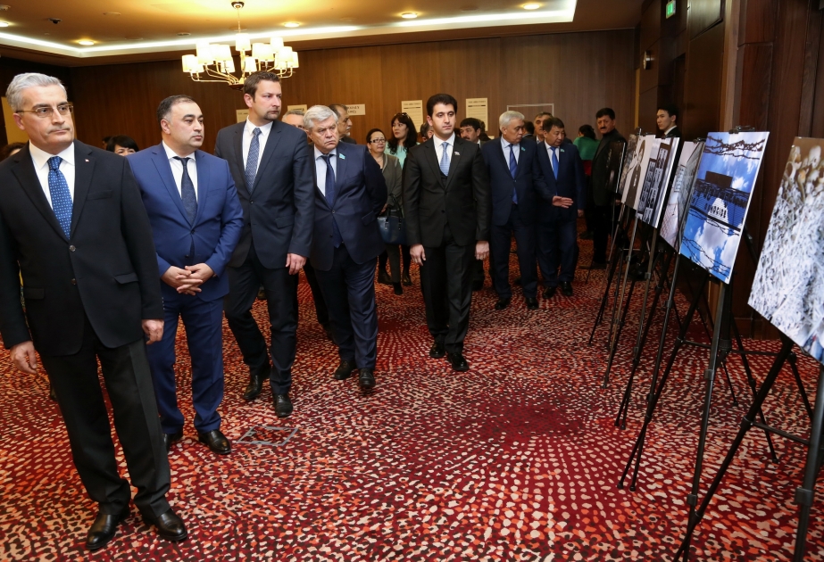 В Астане открылась фотовыставка против геноцида