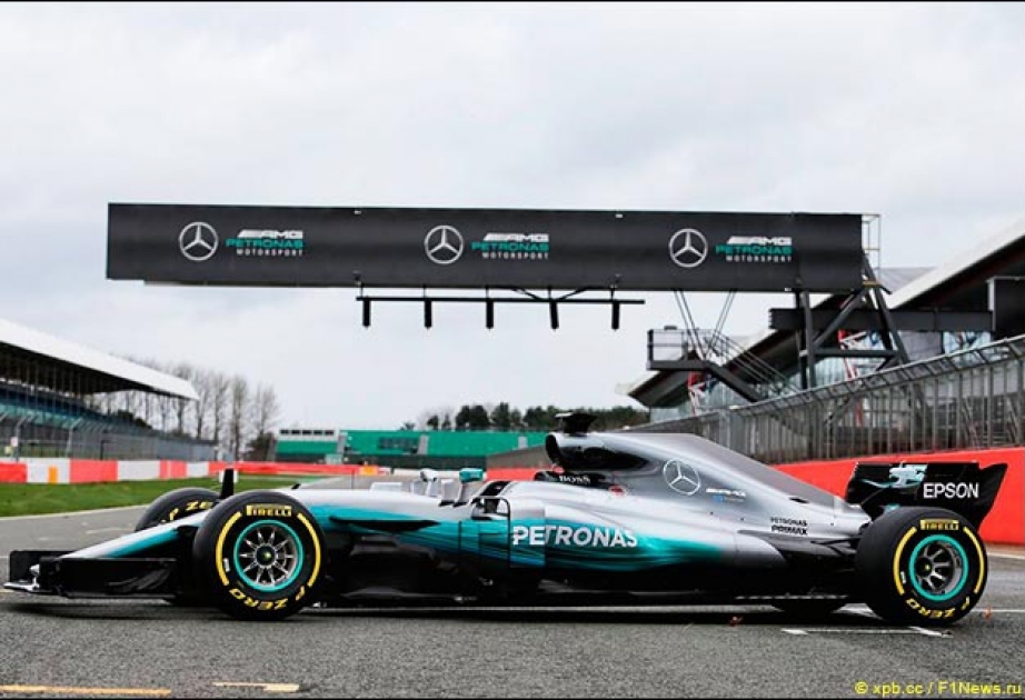 В Mercedes представили новую машину