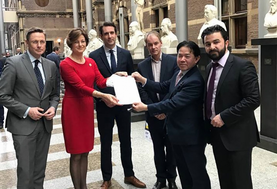 Niderland parlamentinə Xocalı soyqırımı ilə bağlı petisiya təqdim olunub