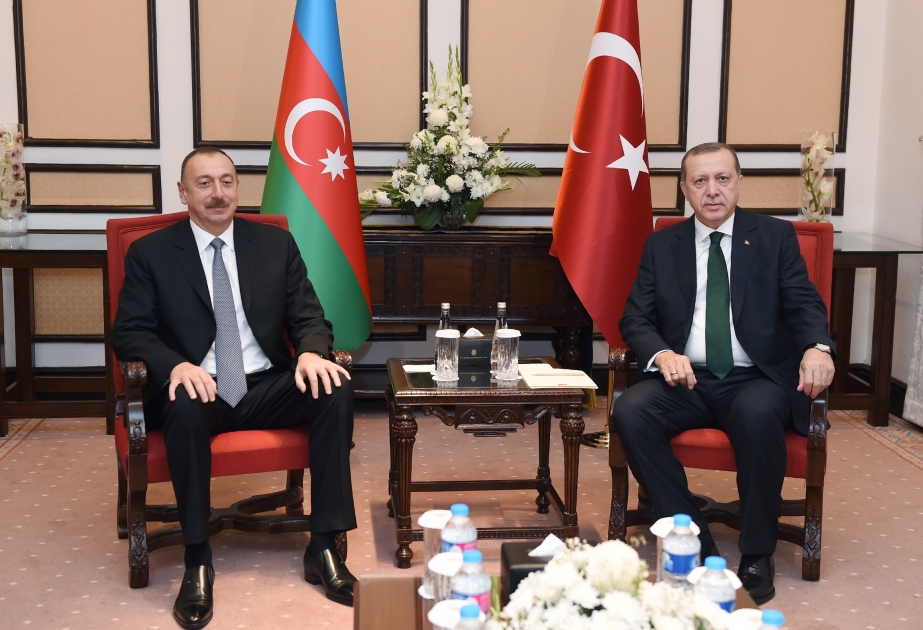 Entretien des présidents azerbaïdjanais et turc à Islamabad VIDEO