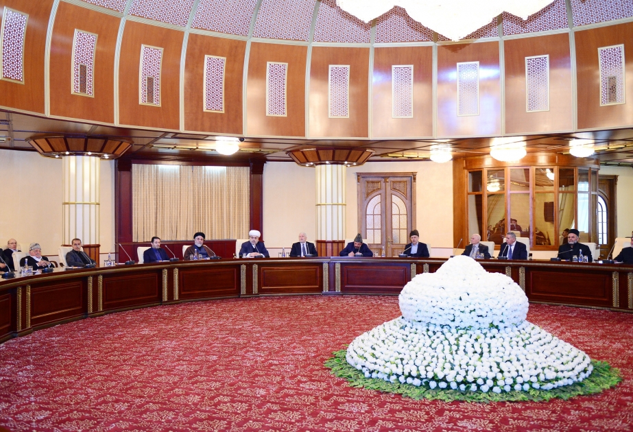 إدارة مسلمي القوقاز تقيم حفلا تأبينيا لاستشهاد بنت خاتم النبيين ص فاطمة الزهراء ع