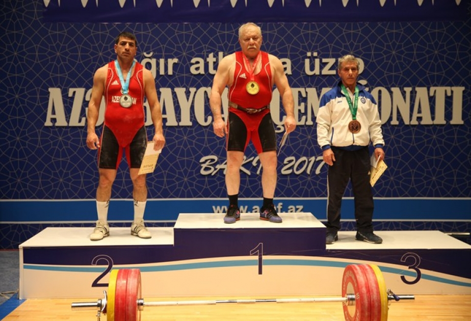 Veteran ağır atletlərin ölkə çempionatında Vladimir Jilyayev qızıl medal qazanıb