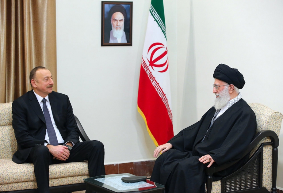 Präsident Ilham Aliyev trifft sich mit dem Obersten Führer des Iran Sejjed Ali Chamenei VIDEO