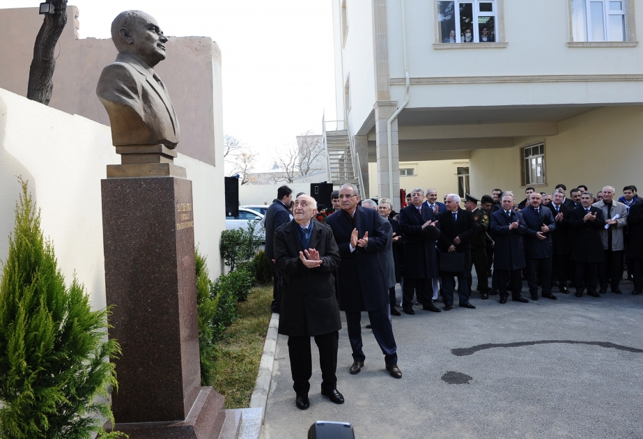 巴库建著名石油商人、活动家尼古拉·巴伊巴科夫半身像