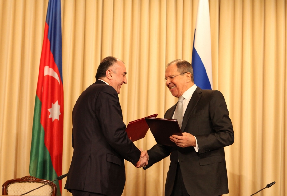阿塞拜疆和俄罗斯两国外长举行媒体发布会