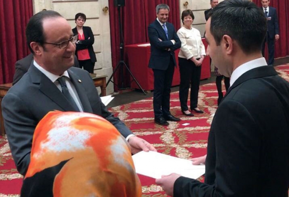 阿塞拜疆驻西班牙大使向法国总统、安道尔大公弗朗索瓦·奥朗德递交任职国书