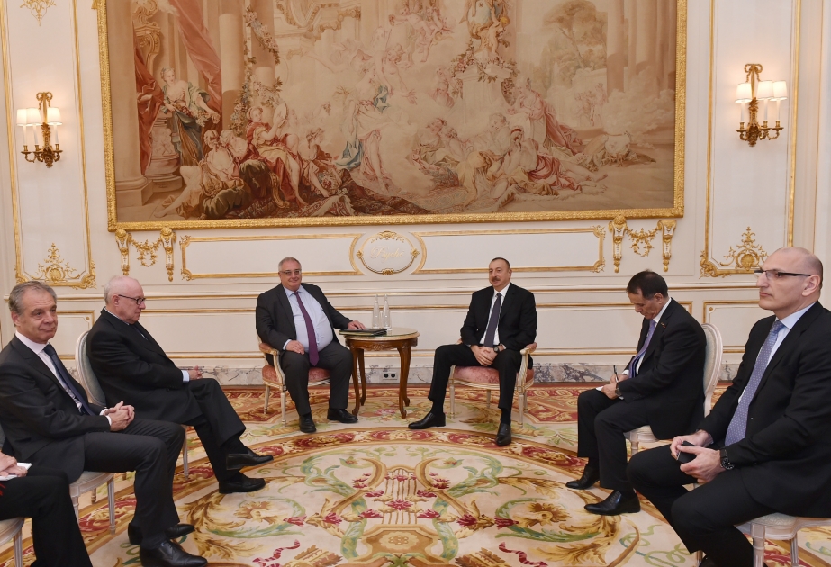 Entretien du président azerbaïdjanais Ilham Aliyev avec le PDG du groupe naval DCNS VIDEO